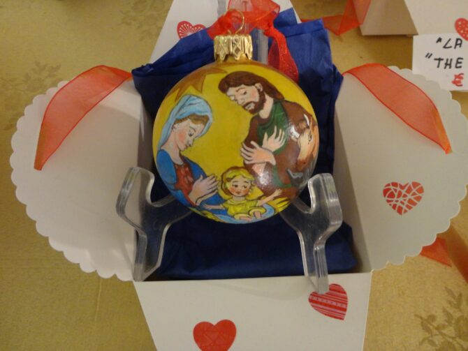 Palla di Natale in Ceramica, Gialla con Sacra Famiglia